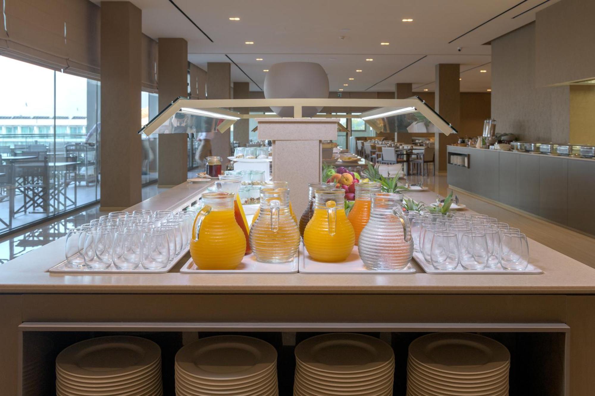 Hotel Amarande (Adults Only) Ayia Napa Exterior foto A buffet at an airport lounge